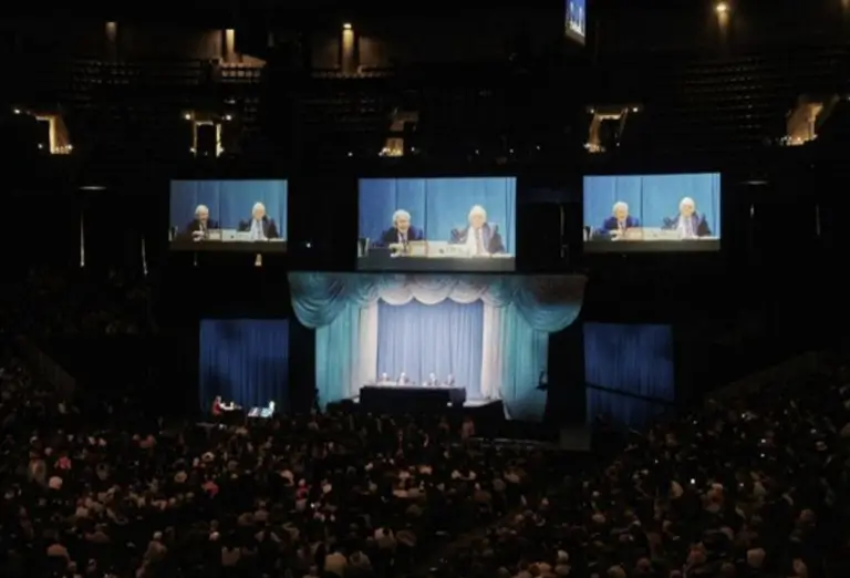 INVESTING ICONS BUFFET AND MUNGER -Image 1