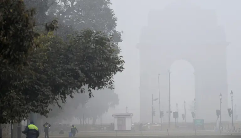 IS IT MAY OR DECEMBER IN DELHI FOG - Image 1